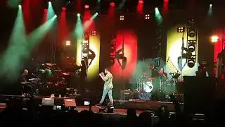 MURAT BOZ Muhteşem  İzmir konseri/ Sahneye seyirci atladı Güvenlik geldi!!! OLAY (11.05.2018)