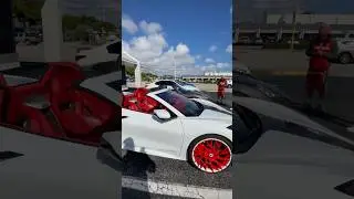 Этот белый Corvette C8 с кроваво-красными дисками Forgiato &mdash; просто безумие 😳🔥 (Cars & Coffee)