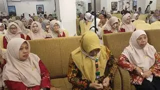Prosesi sungkeman • Muwadda'ah ke-XX MI NU Baitul Mukminin