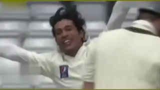 Muhammad Asif Muhammad Amir out All team of Australia on 88 runs..