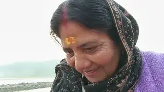 दादी गई त्रिवेणी घाट गंगा स्नान करने! 
