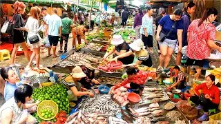 Visit Sellers And Buyers. Cambodian Fresh Food Market. Has Fresh Vegetables, Fish And Meat.