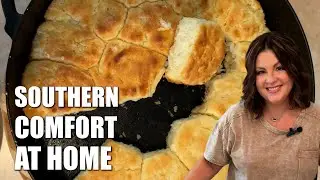 Southern biscuits and gravy&mdash;step by step in cast iron 🍳