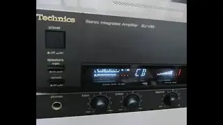 Vintage Technics Stereo Integrated Amplifier SU-V98. 110 Watts Per Channel. 