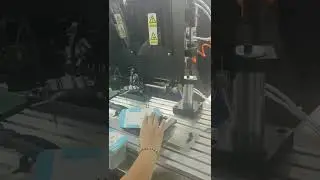 Tagging&reg; elastic tagging machine