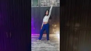 11/31 Day of 2025 dance challenge: Hands up - Meovv | #dance #shorts #meovv #handsup #kpop #trending