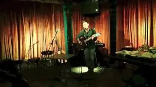 Dan Viafore Performs 