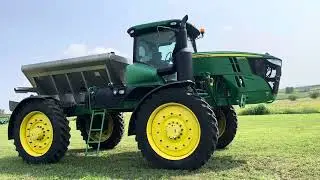 2018 John Deere R4045 Self-Propelled Dry Fertilizer Spreader