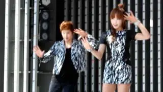 110911 f(x) Victoria and Amber- Hot Summer