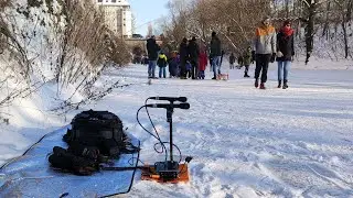 people atmo on frozen river atmo sound effect zoom f4 + AT 4022