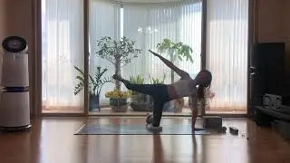 How to do Eight-angle Pose | Astavakrasana flow in Yoga 20min