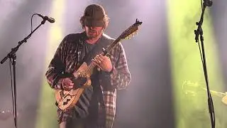 Daniel Norgren med band. …Moonshine