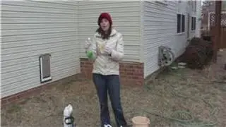 Housecleaning Tips : Removing Stains From Vinyl Siding