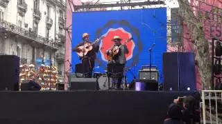 Payada entre Emanuel Gabotto y David Tokar en Avenida de Mayo 2015.
