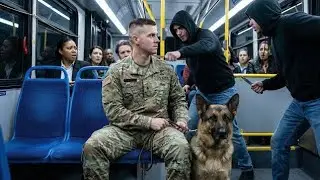 Они высмеяли молчаливого мужчину с собакой в автобусе, не зная, что он офицер армии США.
