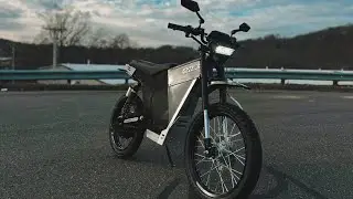 Spark Cycleworks Javelin: Black Paint + Carbon Fiber Panel.