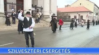 Karikás csergetéssel búcsúztatták az óévet a Ceglédi Hagyományéltető Baráti Kör tagjai