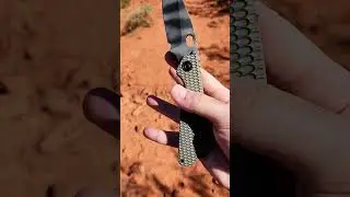 Strider SMF Twaaaaang on Mars #selfdefense #knife #tacticalknife #foldingknife #mars mars
