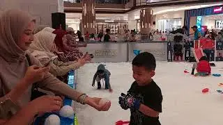 CCU atuk lgi main es and salju......Pakuwon Mall Bkasi 231225.