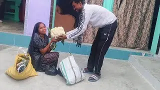 Mere husband ji mere liye gift laye 😂
