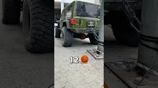 Радиоуправляемый джип за 1000 долларов против резинок!