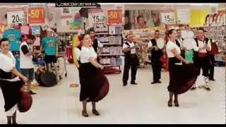 Gruppo folk pietraperzia in Romania