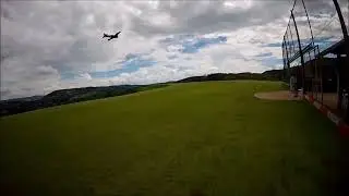 P 47 E KADETE SENHORITA VOAM NO AEROBELLO