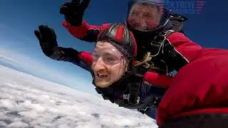 Daniel Schwitter's Tandem skydive!