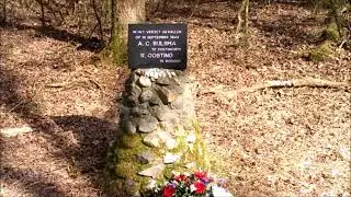 Aart Laferte bezoekt het verzetsmonument Zeijerveld (nabij Assen) op 16-04-2015