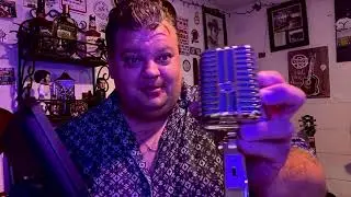 Memphis Blue Vintage Microphone 🎙️ 🤠