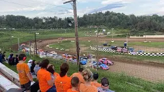 Big dirt race- An American Saturday night