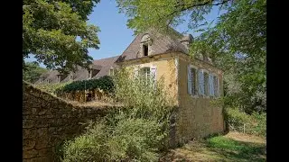 #316 -  Ancienne ferme fortifiée XVIIème, gîte, sur 18 ha