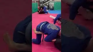 Boot on leg weave counter - student question #bjj pull and kick the leg straight plus dorsi flex