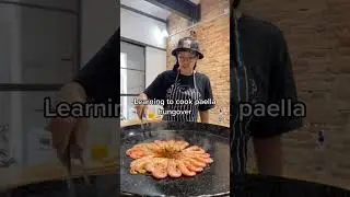 Learning to cook black paella in Spain