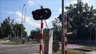 [DUŻY PRZEJAZD KOLEJOWY] Wrocław, skrzyżowanie Okulickiego, B. Komorowskiego i Przedwiośnie (RP1)