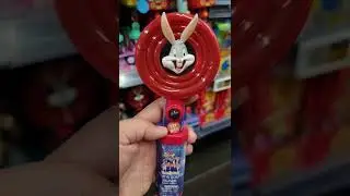 SUPER CUTE BUGS BUNNY CANDY DISPENSER #candy #candymachine #shorts