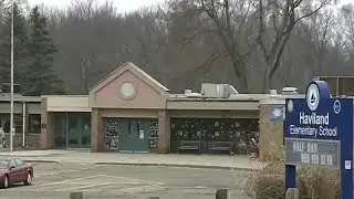 School bus mix-up leaves 6-year-old girl wandering in neighborhood