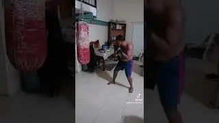 Slip and Duck into a Flying knee #mmatraining #mma #selfdefense #martialarts #flyingknee #fightskill