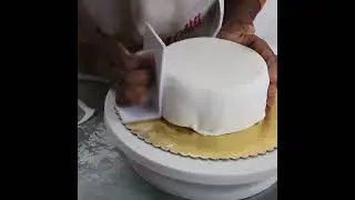 3 tools to use when decorating with FONDANT #cake #fondant #cakedecorating