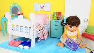 COMO EU MONTO UM QUARTO DE BONECA! - Lilly Doll