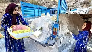 Наргес рада видеть помощь оператора в ее доме.