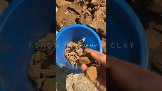 ЧАСТЬ 2 - Обработка дикой глины, которую я нашёл 💧Мокрая обработка💧#шорты #керамика #дикаяглина