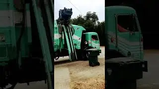 Garbage Truck #shorts Favorite day TRASH DAY sideloader