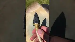 Making Stone Age knife ￼#flintknapping #bushcraft