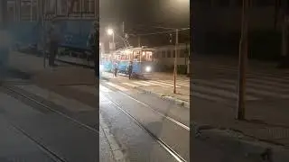 Muzejska linija 21🚋 odlazi u spremi&scaron;te Tre&scaron;njevka #tram #zagreb #croatia