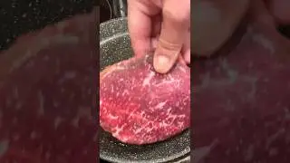 Frying beef steak🥩 Жарим говяжий стейк🥩#beefsteaks  #family #food
