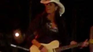 Terri Clark - Love Me Like a Man [Live}