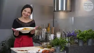 Spaghetti z krewetkami i pomidorkami. Pyszne danie z makaronem / Kulinarne podróże OKIEM WILKA