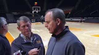 Rick Barnes: Tennessee's Robert Hubbs 'courageous'