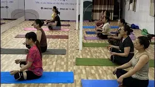 Therapy yoga class Vietnam 🇻🇳#livevideo #viralvideo #explorepage #therapyyoga #class #youtubevideo 